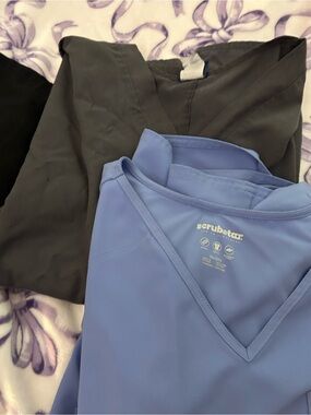 Scrubstar V-Neck Medical Scrub Top in Lavender